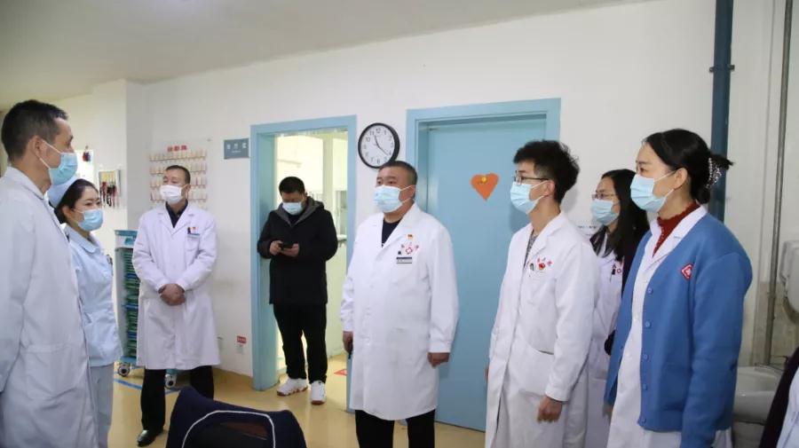 青海省第三人民医院院领导深入医疗科室开展行政查房(图3)