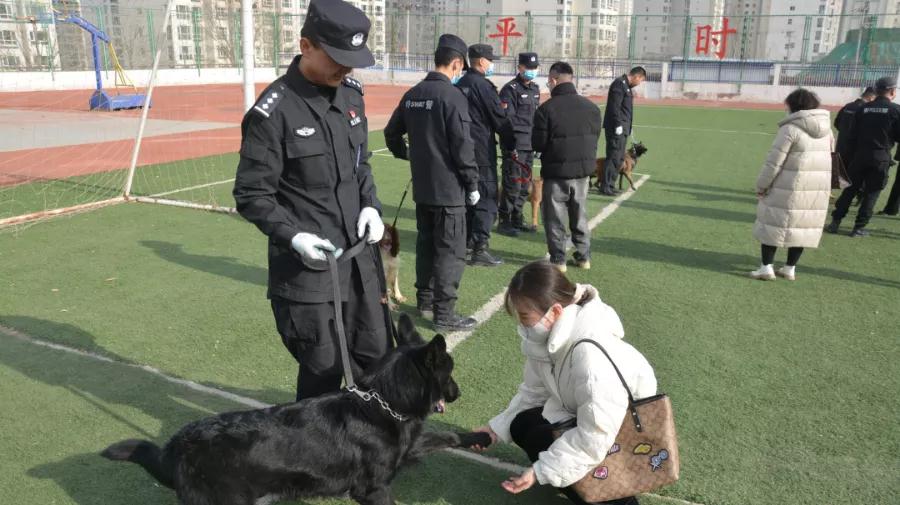 关爱民警身心健康，共筑抗疫坚固防线 ---省第三人民医院临床第七党支部赴西宁特警支队联合开展主题党日活动(图8)